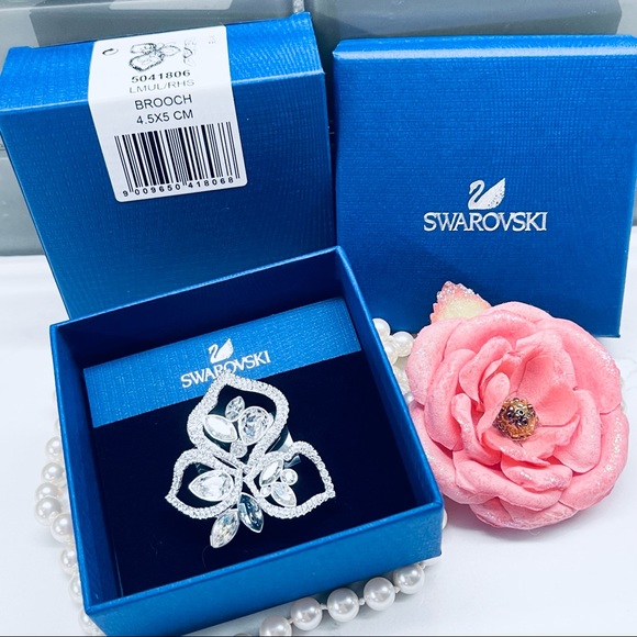 Swarovski Pave Crystal Flower Pin /Brooch Retired Rare Signature